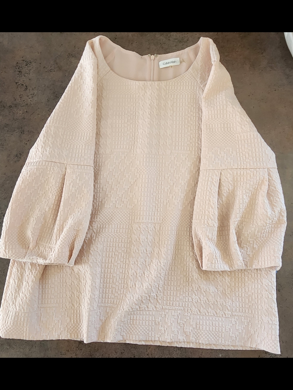 Calvin Klein Soft Blush Textured 3/4 Puff Sleeve Blouse Round Neckline Size L